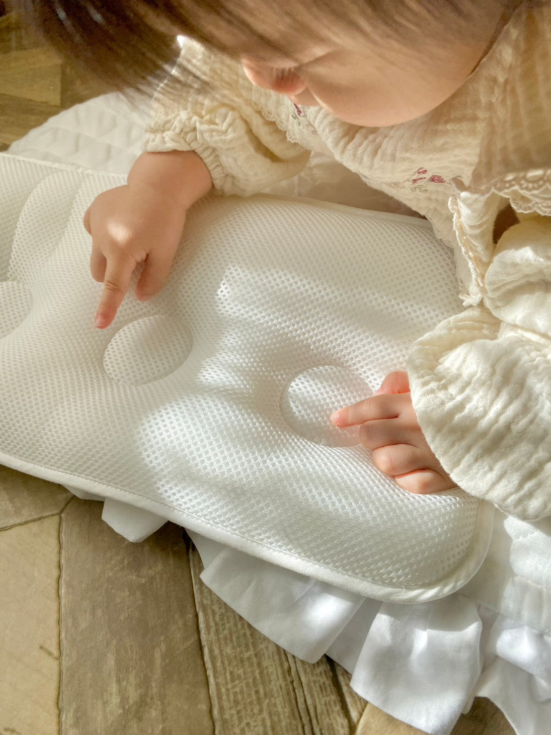 天然素材 キルトガーゼ ベビー枕 横長ロング フリル リーフ刺繍 フォトジェニック 出産祝い 兄弟姉妹 双子(枕単品)