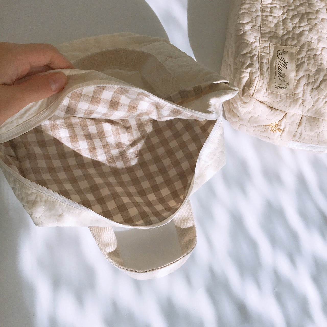 《出産祝い》おむつポーチ イブル リーフ刺繍 ヌビバック マザーズバッグ