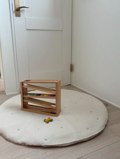 【ふとん職人のベビーマット】カスミソウ刺繍 イブル 出産祝い 丸型 円形 直径100cm